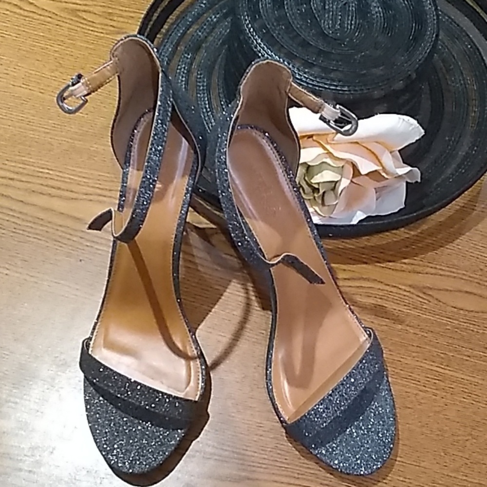 NEW CHARLOTTE RUSSE HEELS - Picture 3 of 4